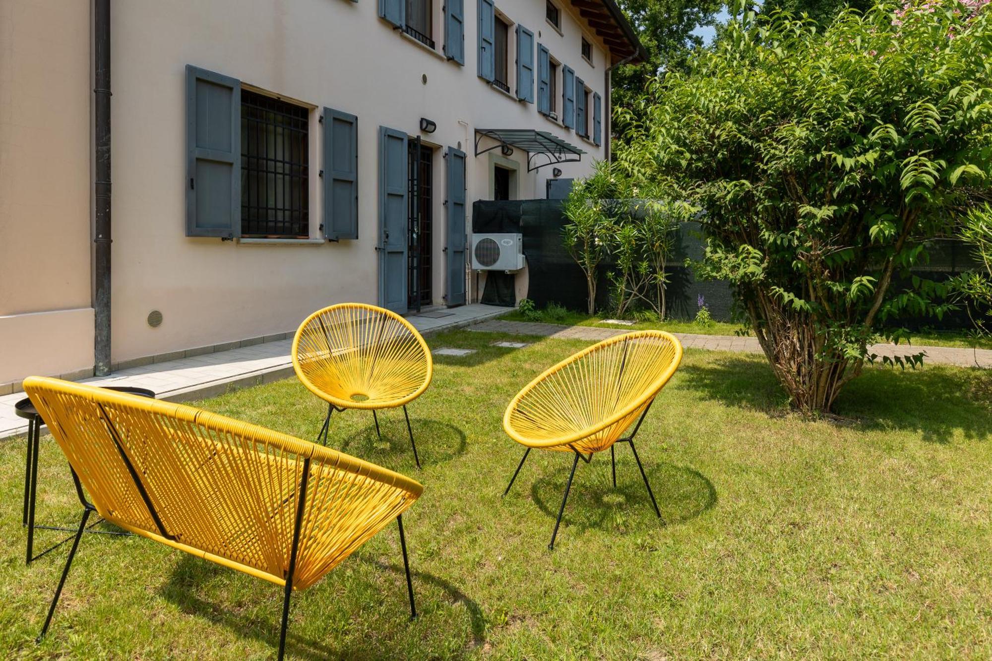 Osvaldo - Parcheggio E Giardino Privato